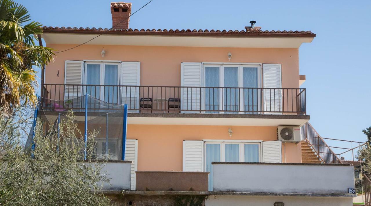 Apartman Matea Lägenhet Malinska Exteriör bild